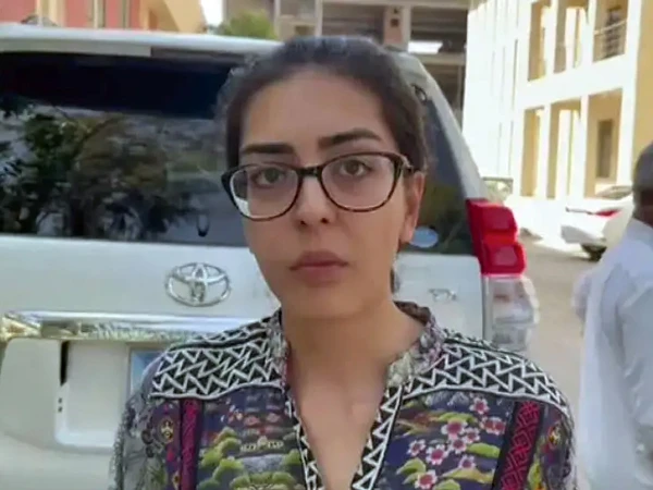 متنازع ٹویٹس کیس میں نیا اسٹیٹ کونسل سامنے آگیا، ایڈووکیٹ ایمان مزاری کا اعتراض