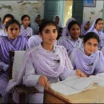 بچوں کو مہنگی کتابیں ، کاپیاں اور یونیفارم بیچنے والے نجی سکولوں کی شامت آ گئی