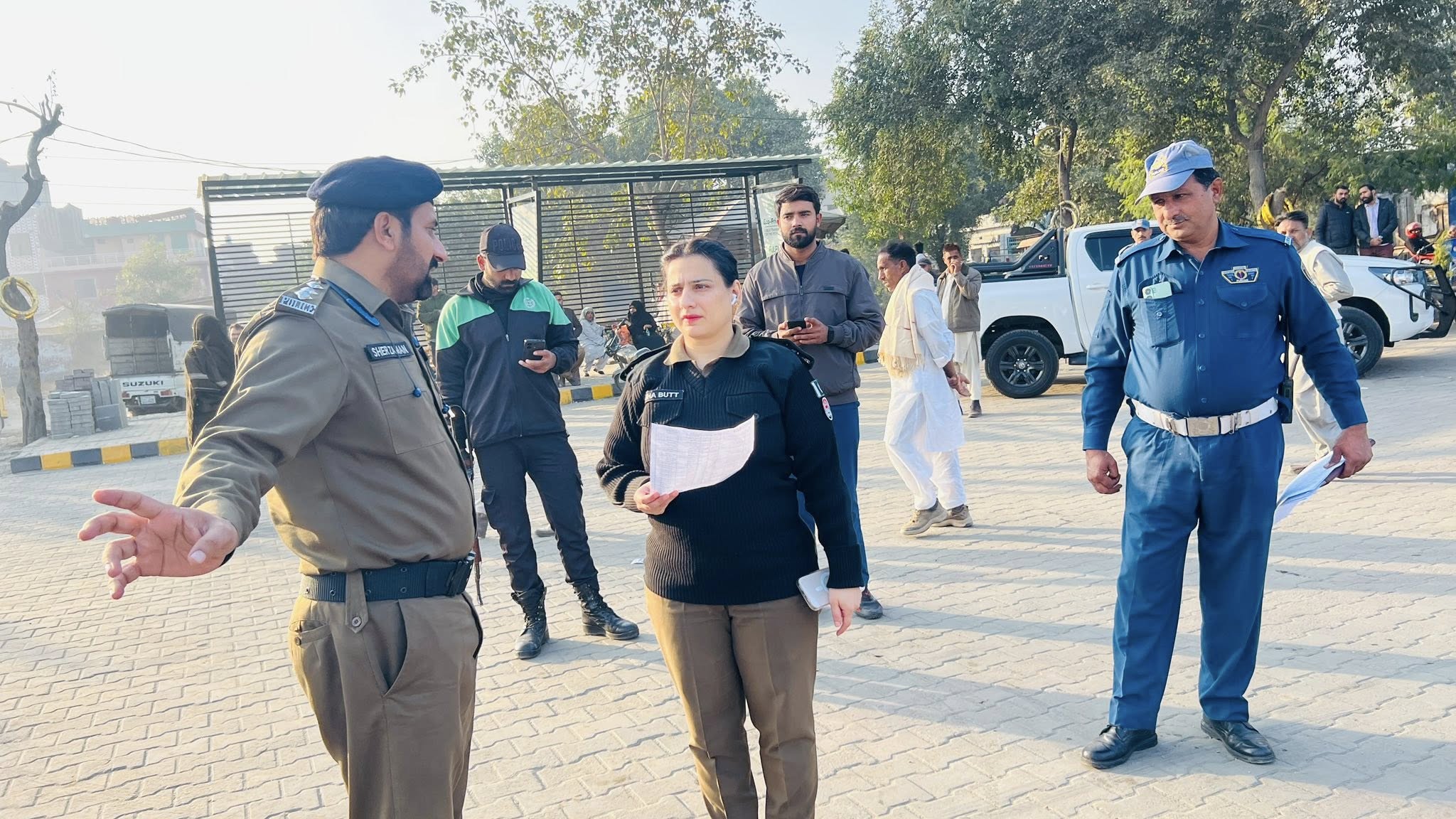 “ایس پی عائشہ بٹ کا سخت ایکشن — ٹریفک قوانین کی خلاف ورزی پر ’براہِ راست چالان‘ اور ’جیل بھیجنے‘ کے احکامات جاری”