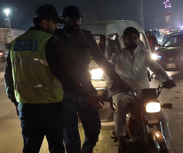 ٹریفک پولیس کے سخت کریک ڈاؤن کے بعد آج کا گوجرانوالہ screenshot