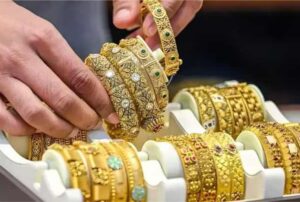 عالمی مارکیٹ میں سونے کی قیمتوں میں کمی— پاکستان میں فی تولہ نرخ میں بھی بڑی کمی ریکارڈ