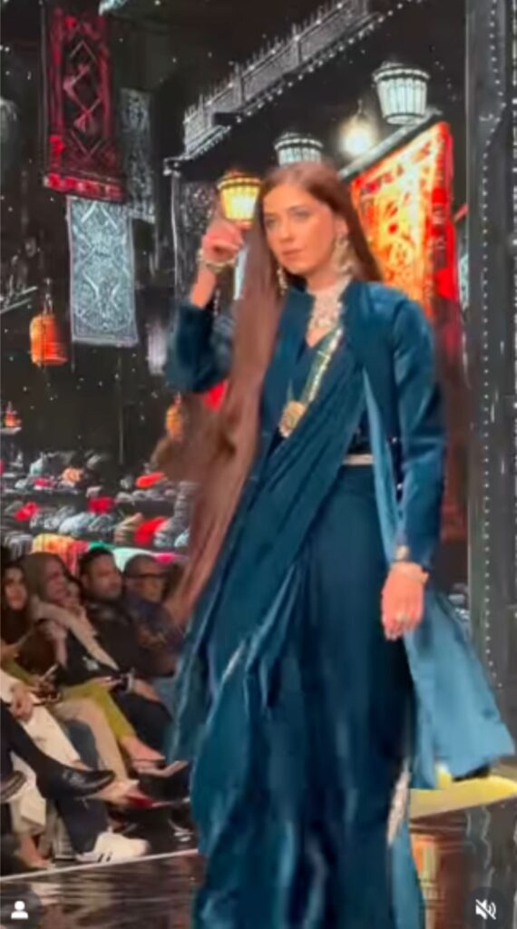 فیشن شو میں نعیمہ بٹ کی ریمپ واک پر سوشل میڈیا پر ہنگامہ untitled 2