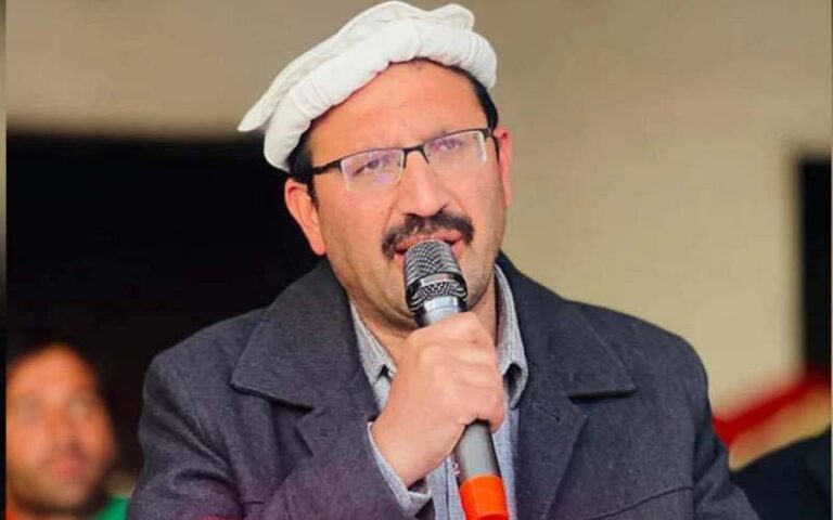 موجودہ حکومت کے ہاتھ میں کچھ نہیں ، حکومت بااختیار وہ ہوتی ہے جس کے ساتھ عوام ہو ،یہ بے بس لوگ ہیں،جنید اکبرخان