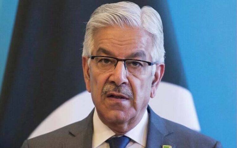 اڈیالہ میں بیٹھے مجرم کو ملکی استحکام سے کھیلنے کی اجازت نہیں دی جاسکتی، وزیر دفاع