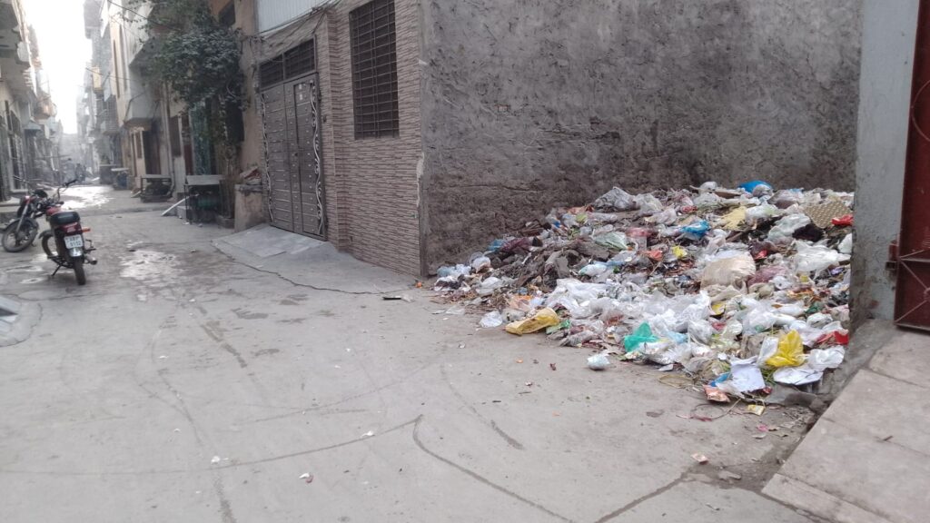 گوجرانولہ میں صفائی کا سنگین مسئلہ whatsapp image 2026 01 14 at 3.02.44 pm