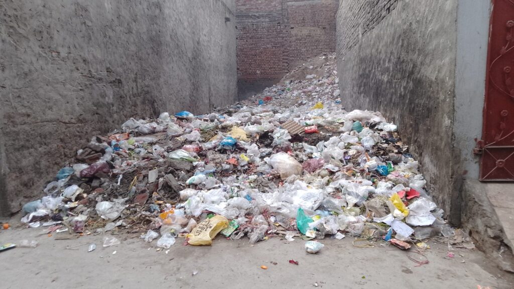 گوجرانولہ میں صفائی کا سنگین مسئلہ whatsapp image 2026 01 14 at 3.02.56 pm