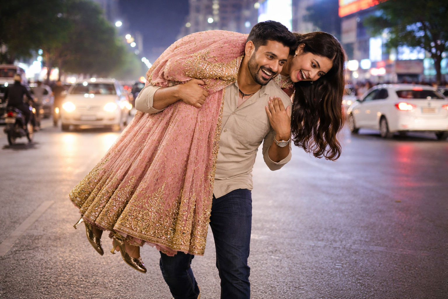 فضا علی کو شوہر کے کندھوں پر اٹھانے کی ویڈیو سوشل میڈیا پر وائرل