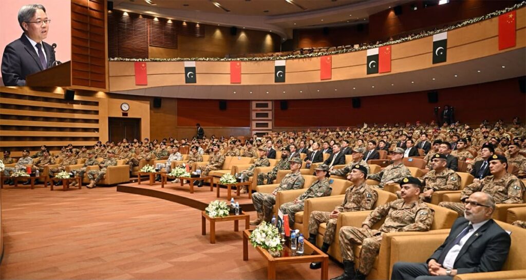 پاک چین افواج علاقائی امن اور مشترکہ مفادات کے تحفظ کے لیے حقیقی شراکت دار ہیں، فیلڈ مارشل سید عاصم منیر chinese ambassador pla china anniversary ghq1785580733 1